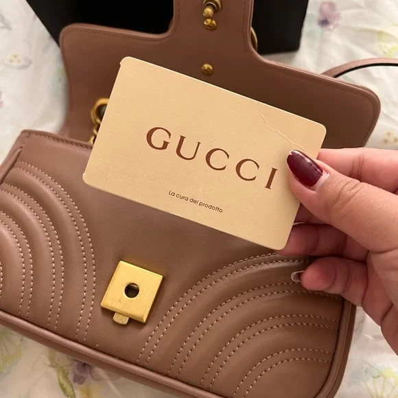 GG Marmont Matelassé Shoulder Bag - Picture 8 of 9